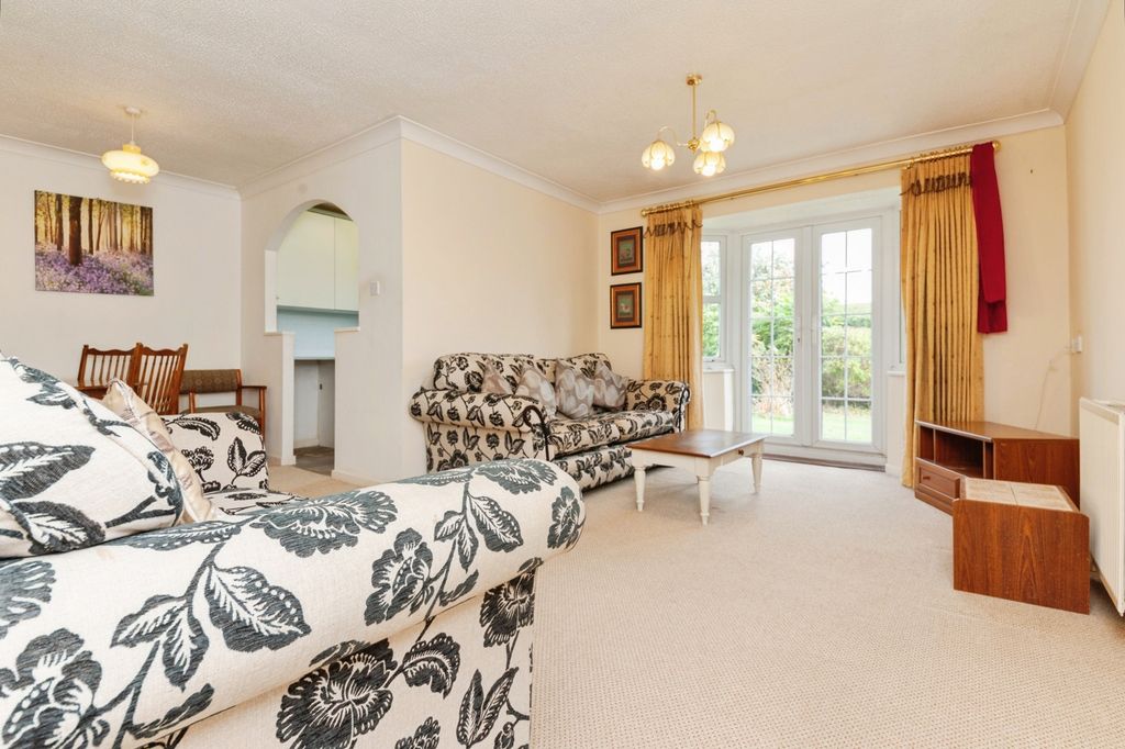 Property photo 2 of 12 Living Room