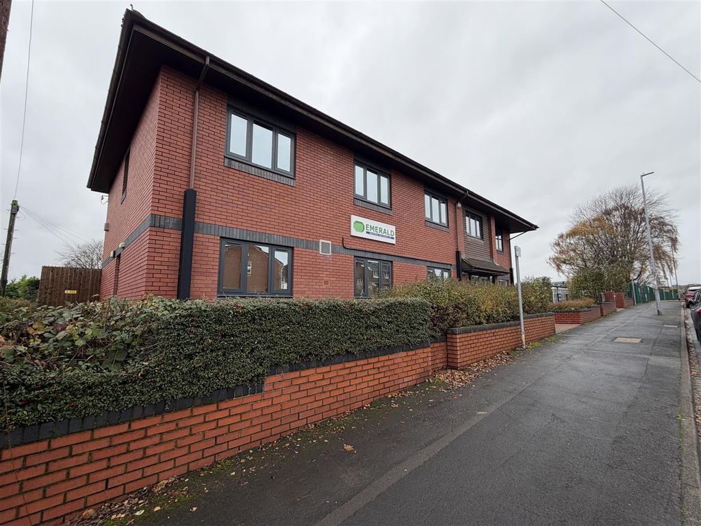 Property photo 2 of 21