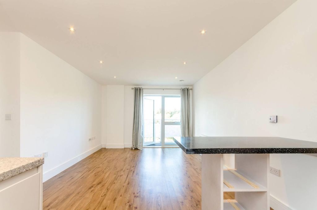 Property photo 3 of 10 2.Jpg