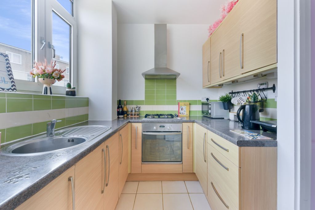 Property photo 3 of 7