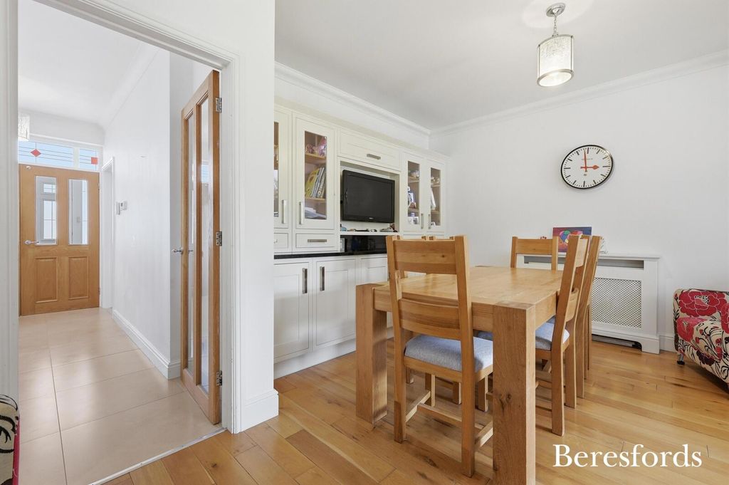 Additional image 10 of 4 bed semi-detached house for saleSeabrook Gardens, Romford RM7