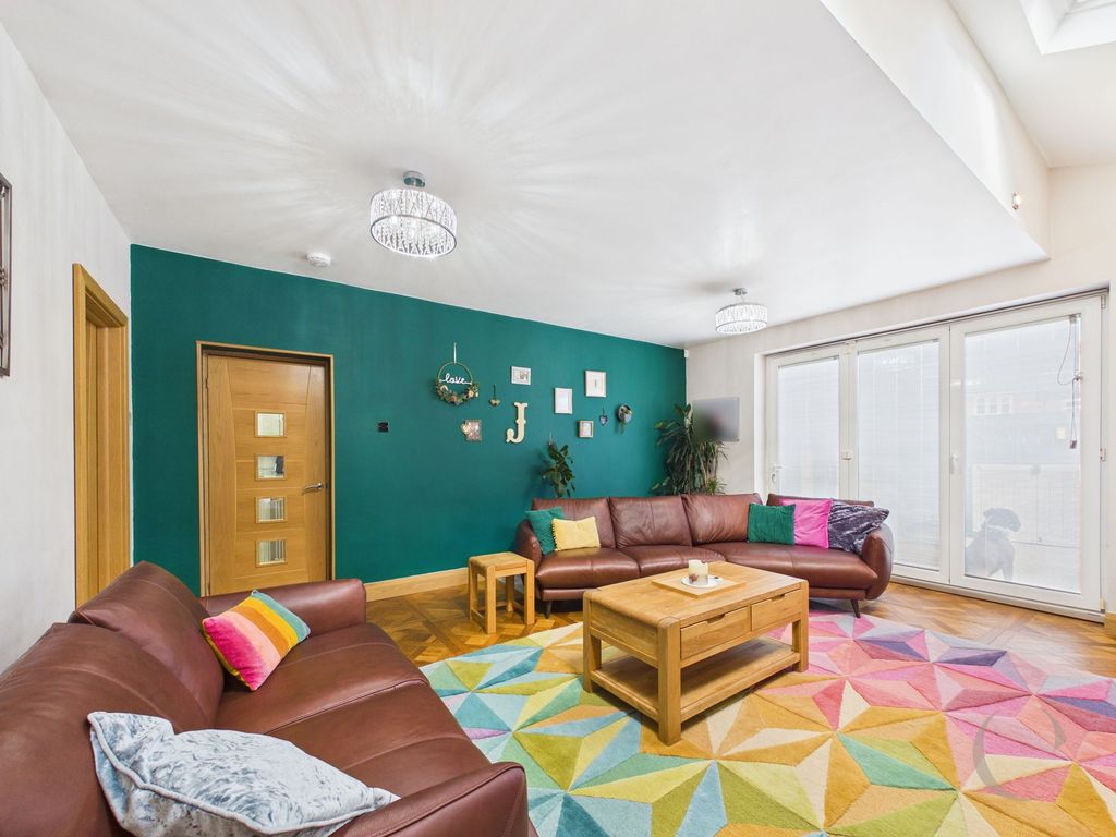 Property photo 2 of 41