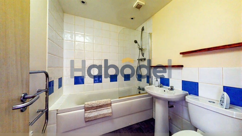 Property photo 3 of 6