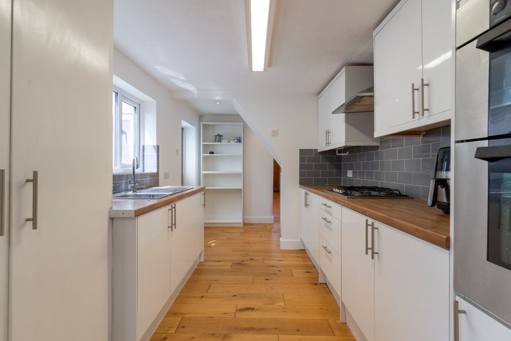 Property photo 3 of 21 5213953