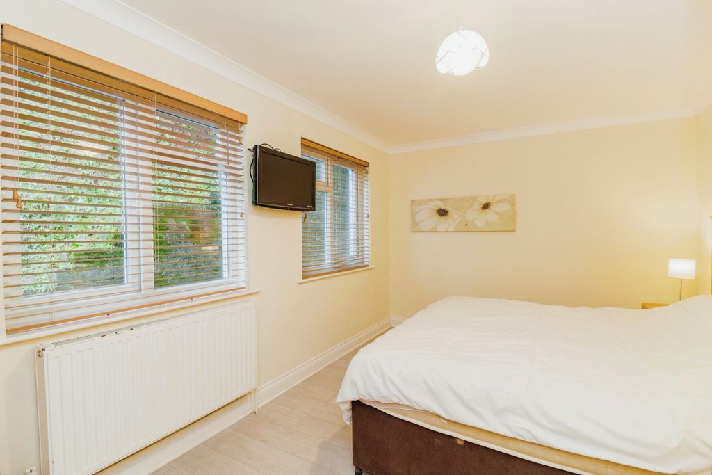 Additional image 10 of 3 bed flat for saleAlta Vista Road, Paignton, Devon TQ4