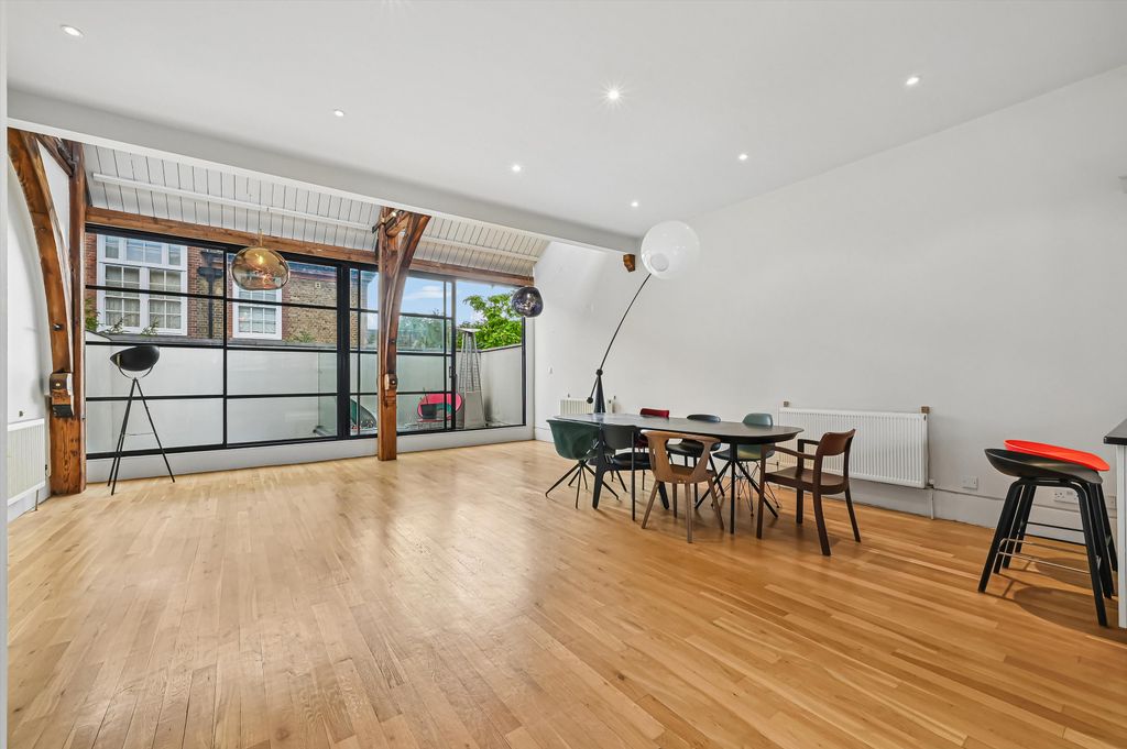 Property photo 1 of 16 Image
