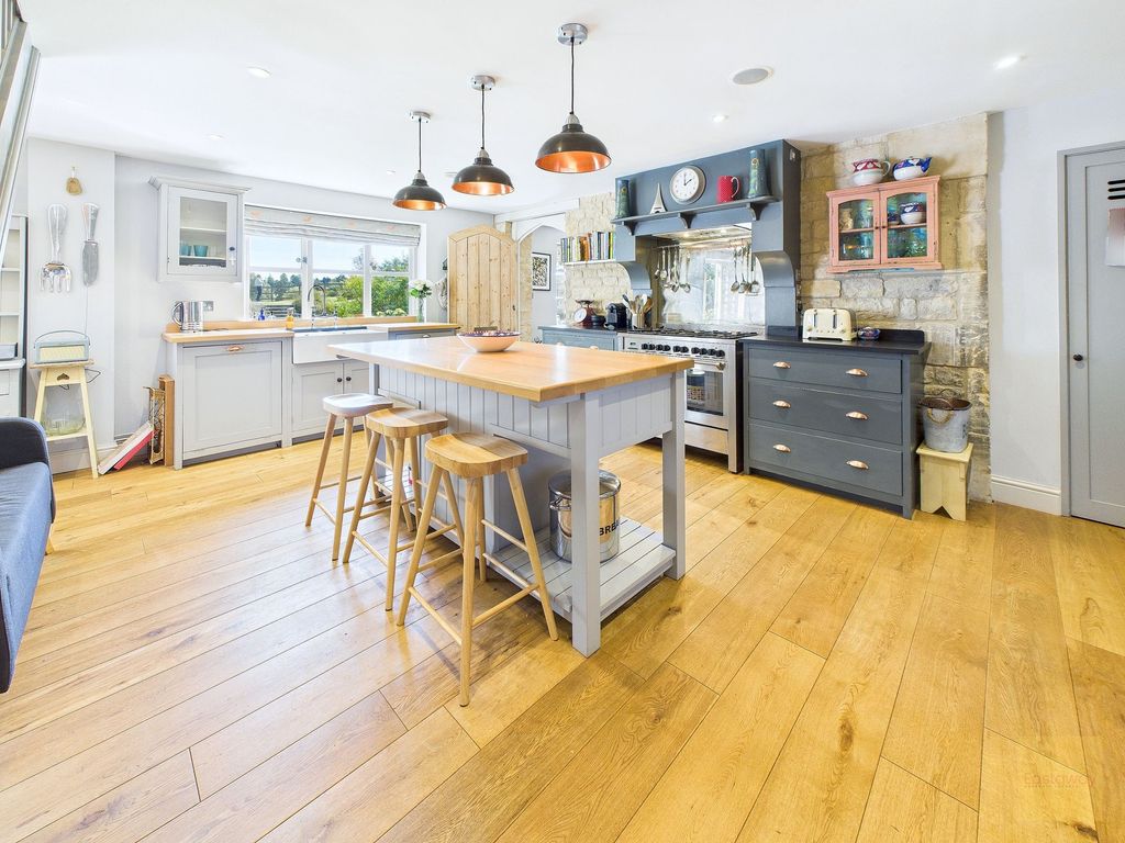 Property photo 3 of 41 Kitchen
