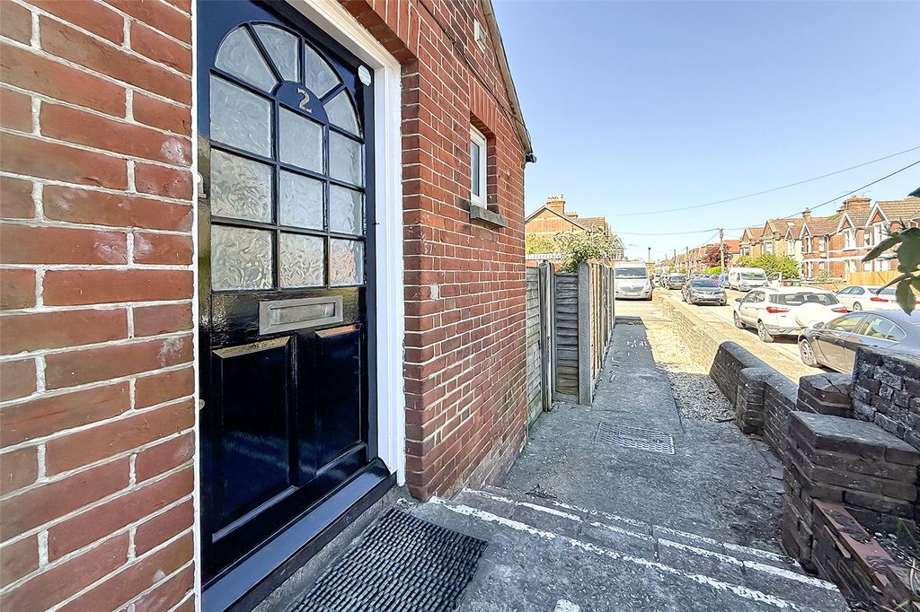 Property photo 1 of 8 Picture No. 06
