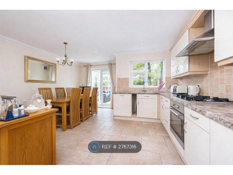 Property photo 3 of 9 Kitchen Breakfast Room