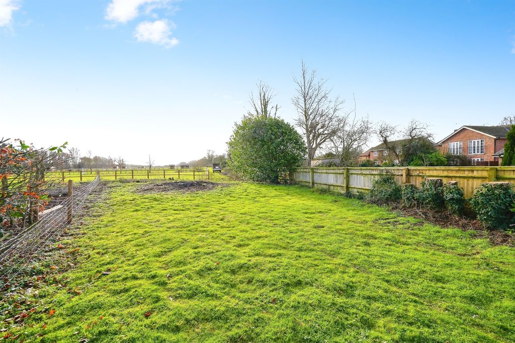 Property photo 3 of 18