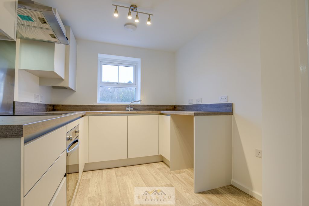 Property photo 3 of 21 Kitchen 1.2