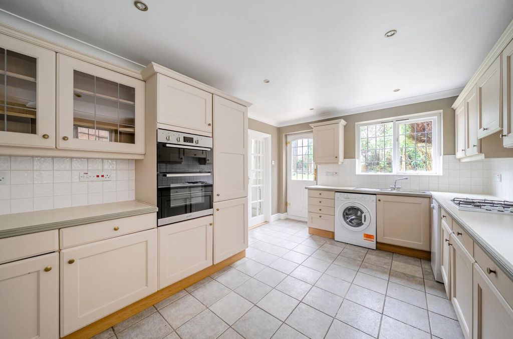 Property photo 3 of 26