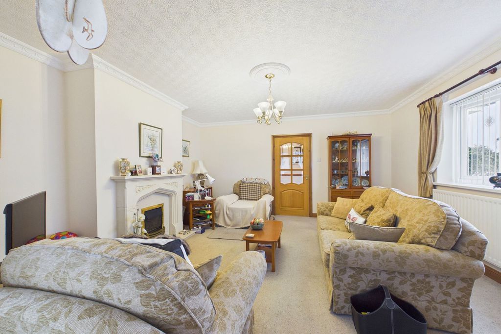 Property photo 3 of 22