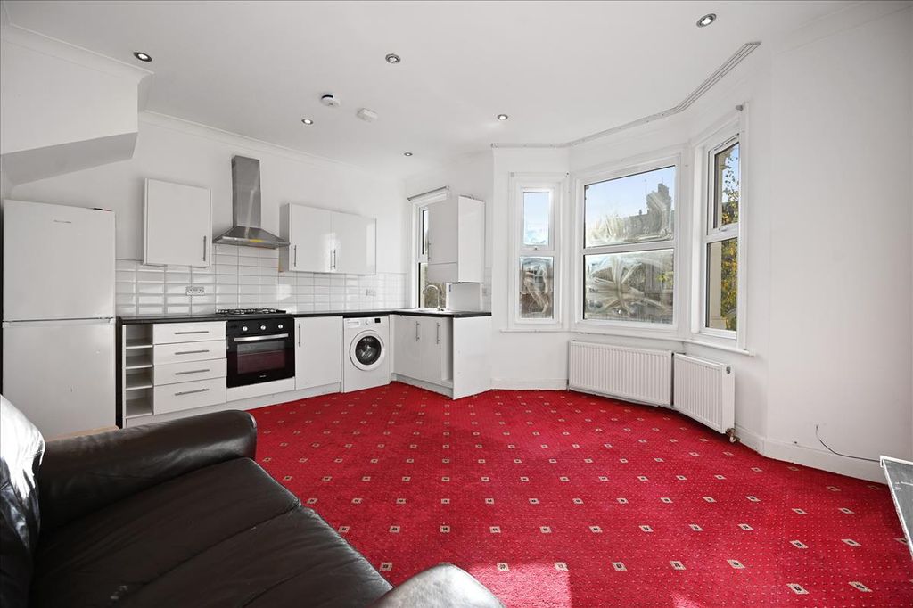 Property photo 2 of 11