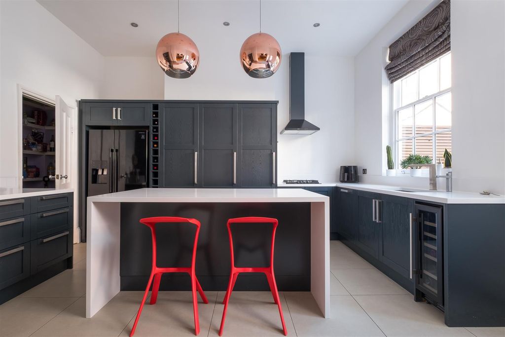 Property photo 2 of 34 Untitled (6 Of 44).Jpg