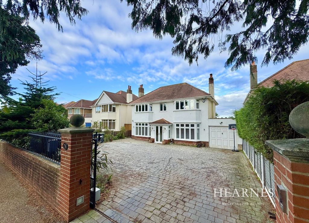 Property photo 1 of 34