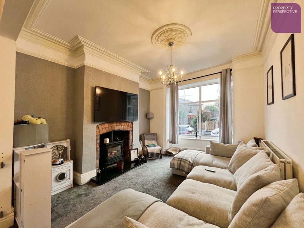 Property photo 3 of 16 Living Room