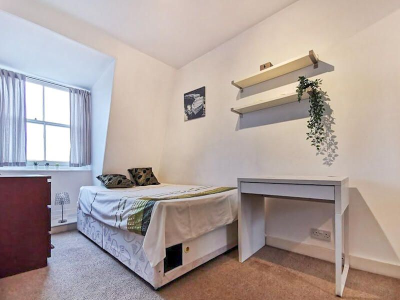 Property photo 2 of 11 Bedroom