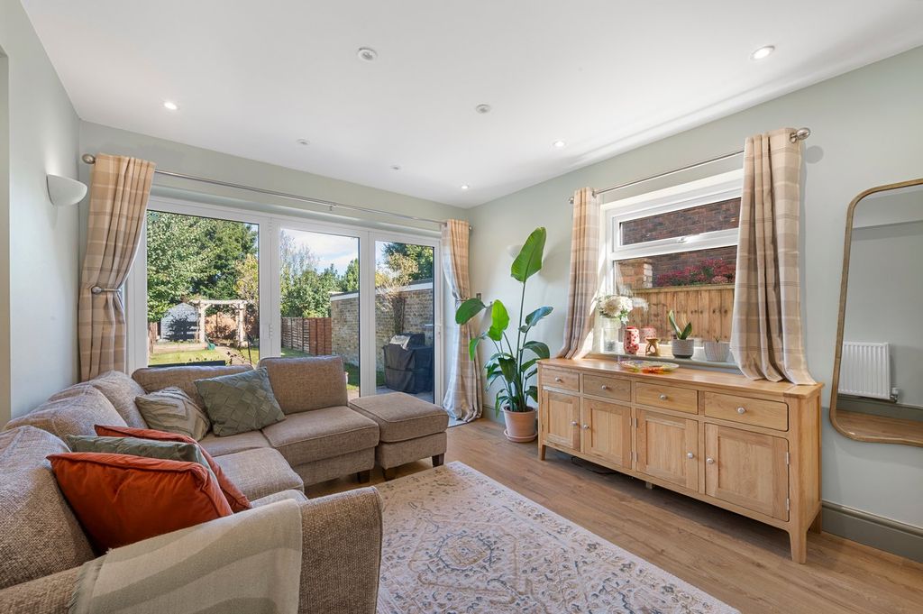 Property photo 2 of 11