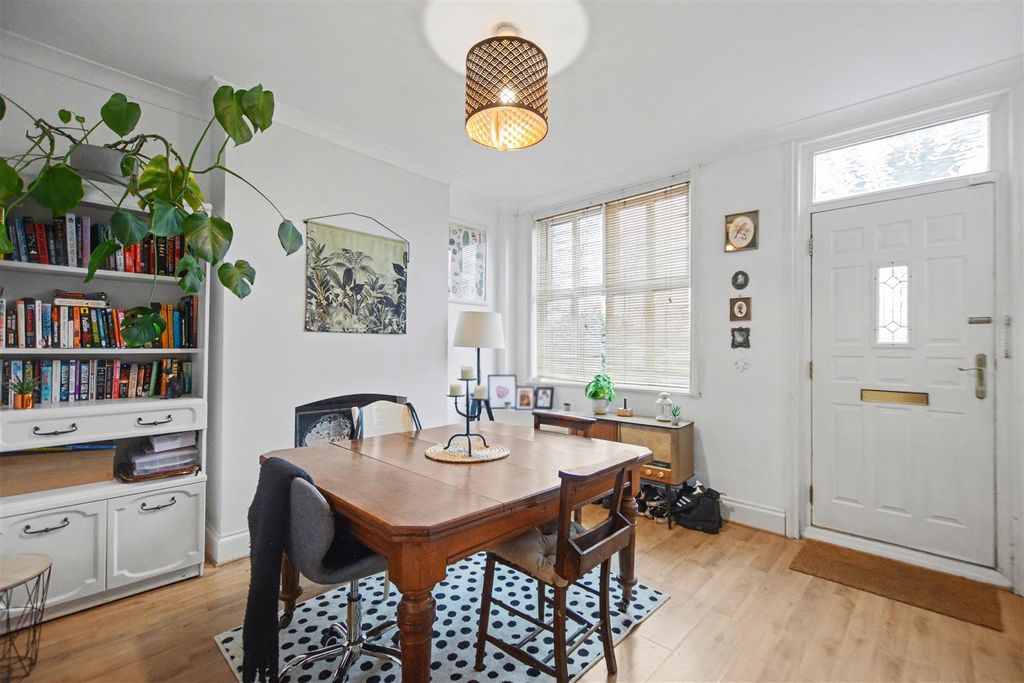 Property photo 2 of 20 Lounge_1.Jpeg