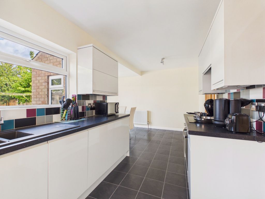 Property photo 2 of 16 5141615