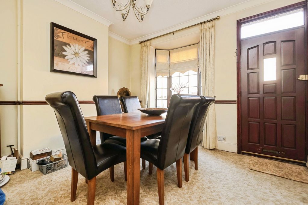 Property photo 3 of 14 Photo