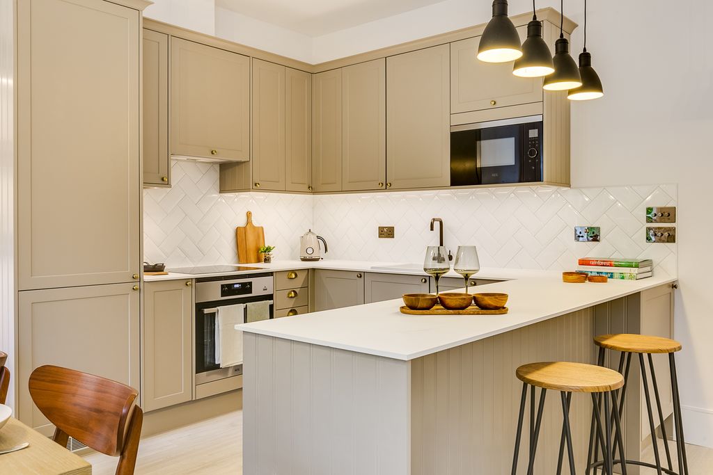 Property photo 2 of 10 Kitchen