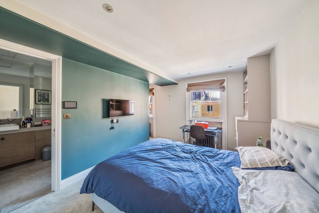 Property photo 1 of 25