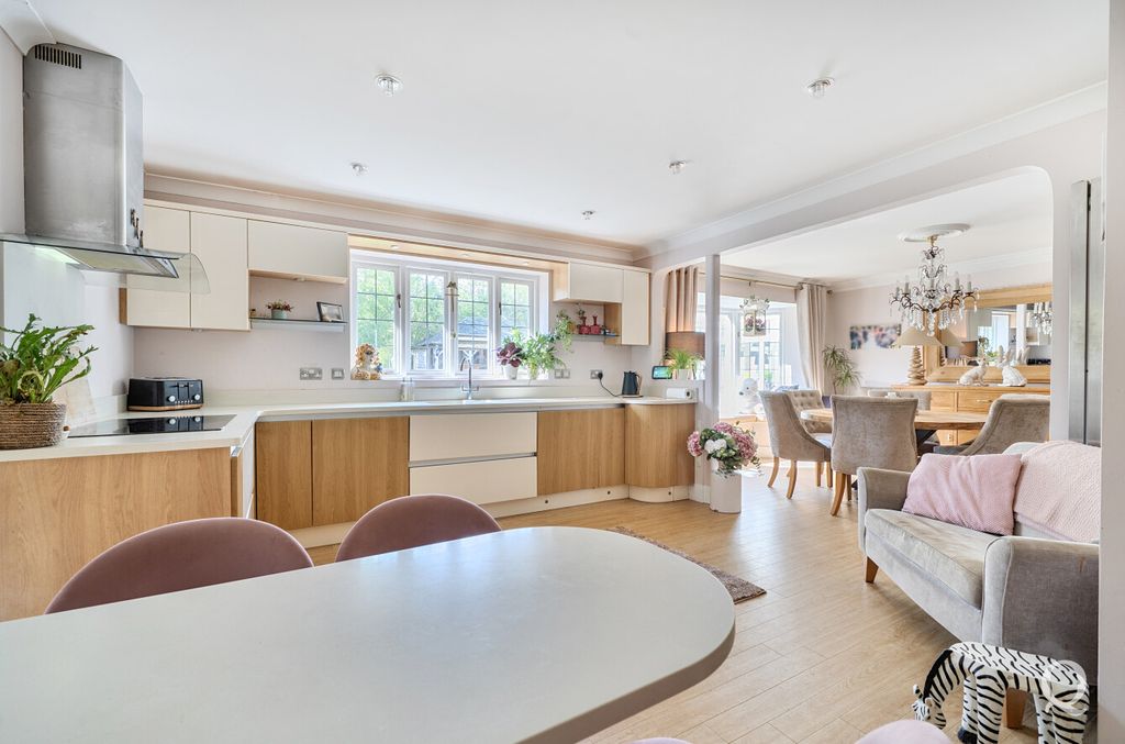 Property photo 2 of 26 Ad23139c-92Ff-4F3...