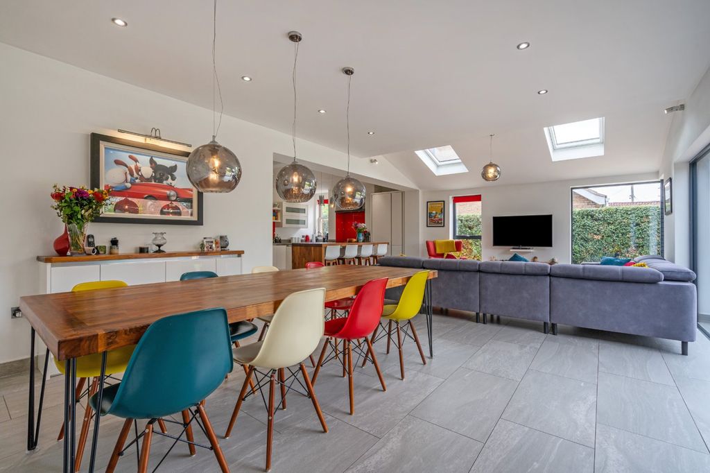 Property photo 3 of 20 Kitchen/Dining Area