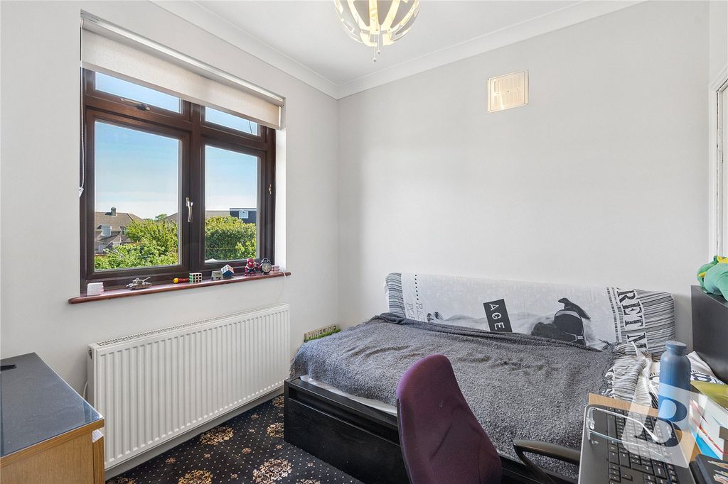 Additional image 21 of 4 bed semi-detached house for saleWood Lane, Dagenham RM8