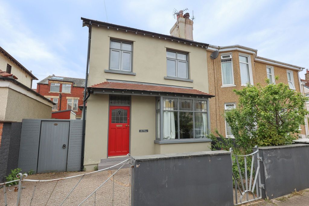 Property photo 1 of 11