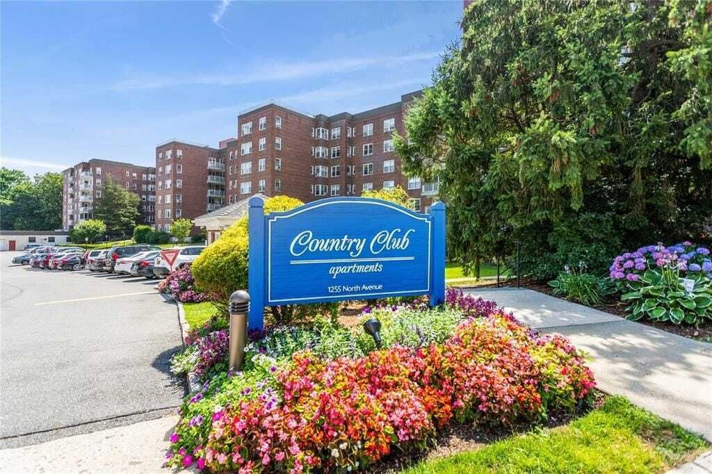 Property photo 1 of 31
