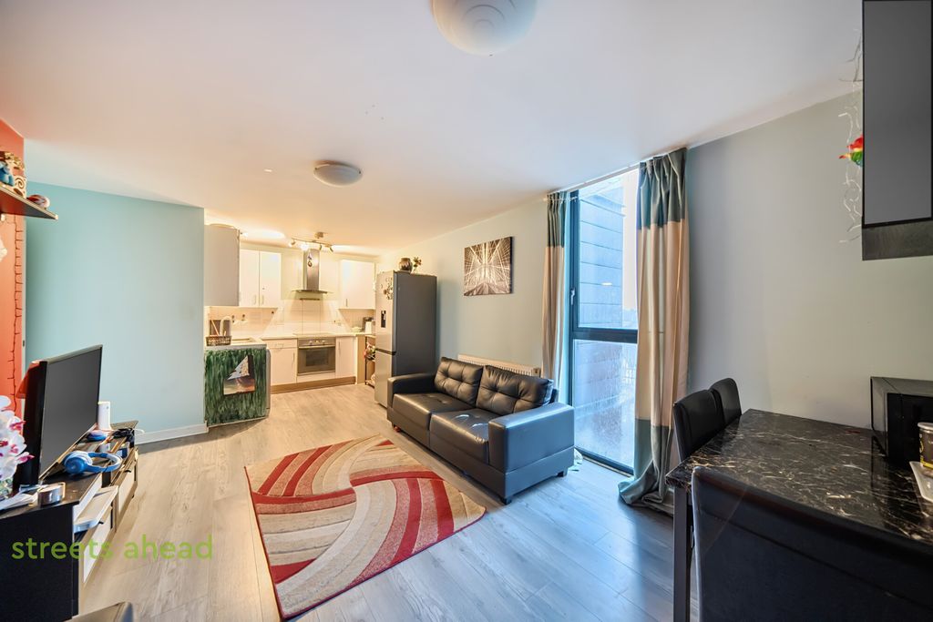 Property photo 3 of 19 5B01E220-0F9A-41E...