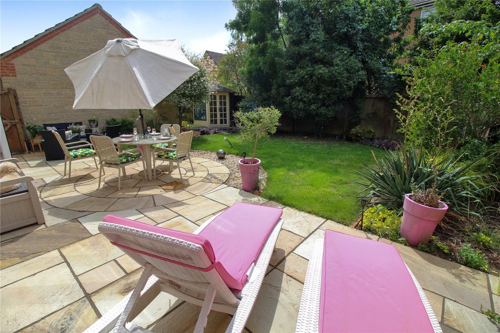 Property photo 2 of 24 Picture No. 14