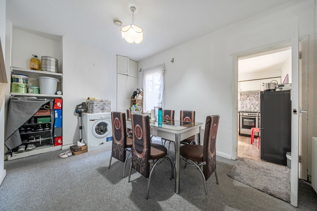 Property photo 3 of 11 Dining Room