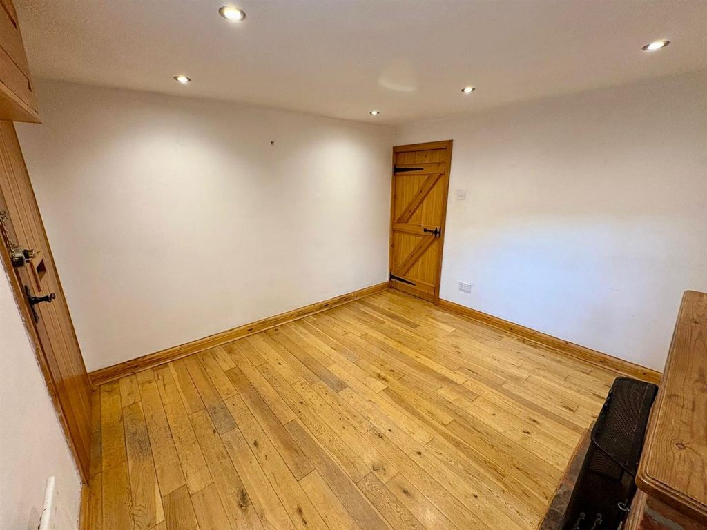 Property photo 2 of 17 Living Room
