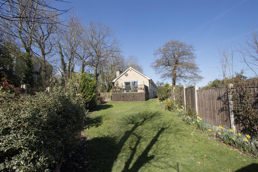 Property photo 2 of 18 Garden