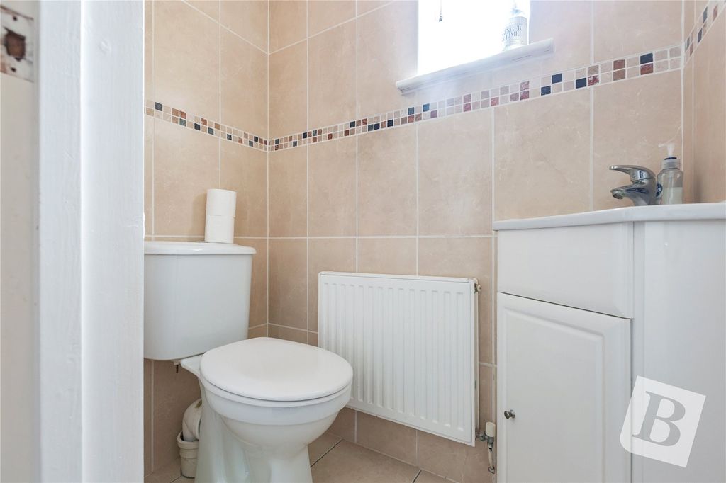Property photo 3 of 35 Cloakroom