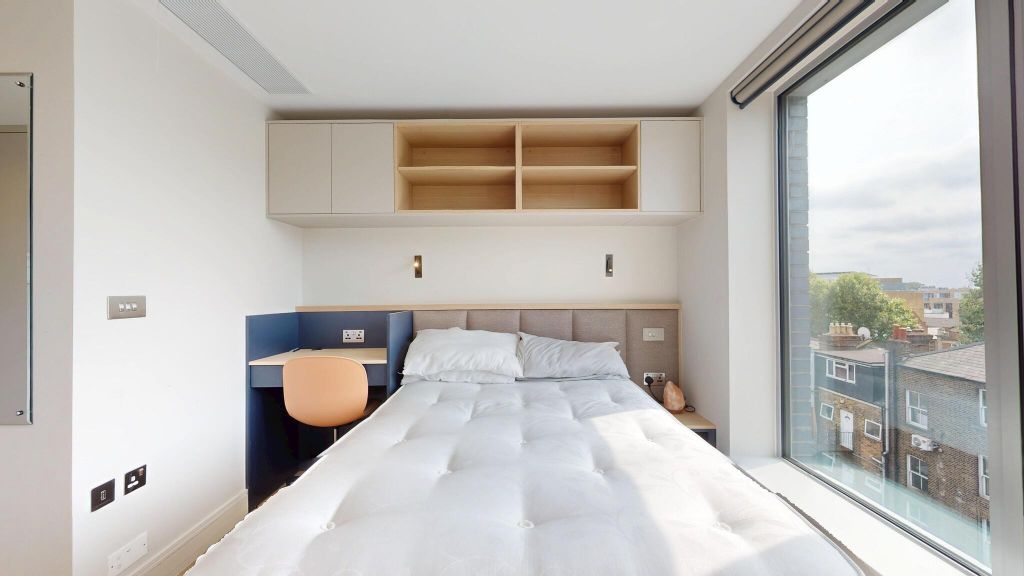 Property photo 1 of 26 Bedroom