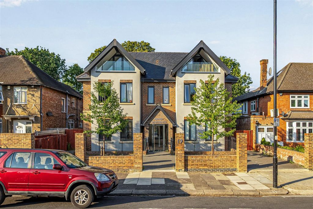 Property photo 1 of 13 Flat 8 , 19 Creswick Road-1.Jpg
