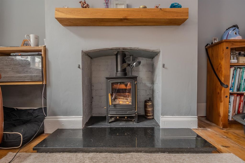 Property photo 3 of 19 2 Woodview Terrace-18.Jpg