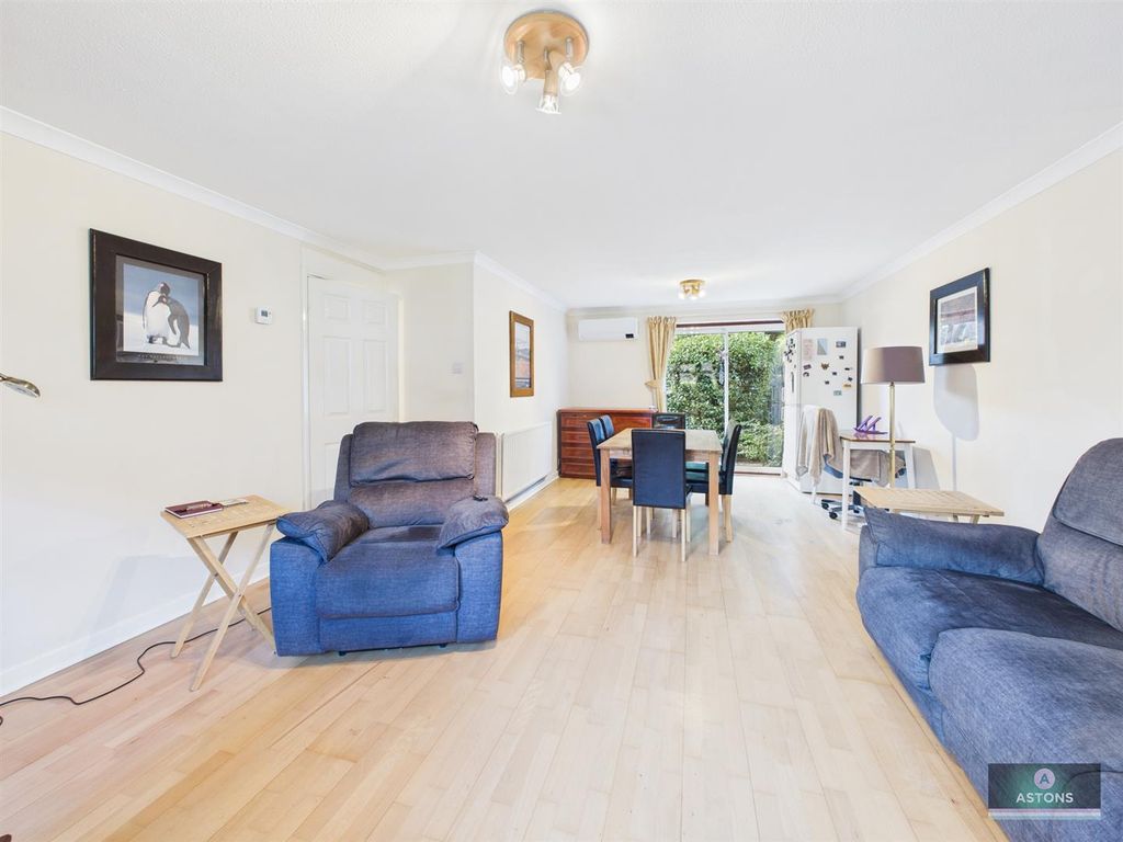 Property photo 2 of 21 Cam04622G0-Pr0125-Still006.Jpg