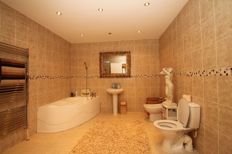 Property photo 3 of 13 Photo 5