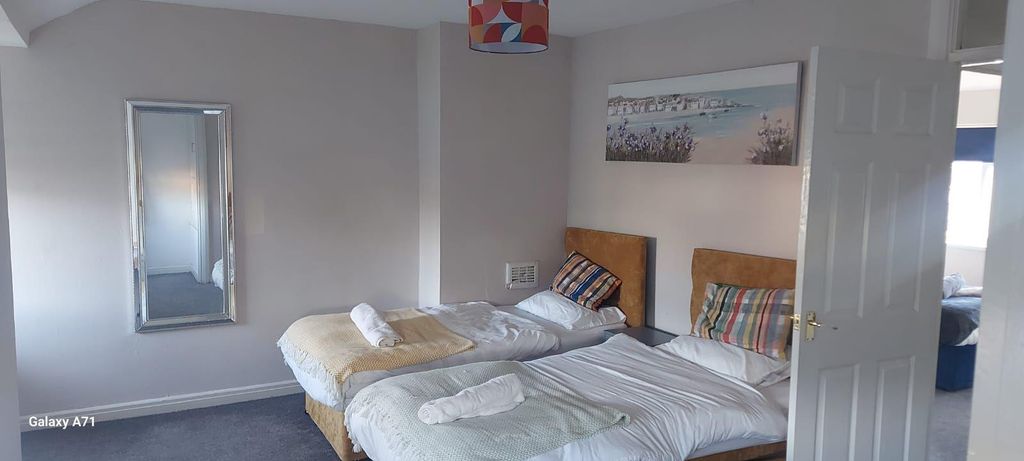 Property photo 2 of 12 103, Plumstead Road Inspection December 2024-Image