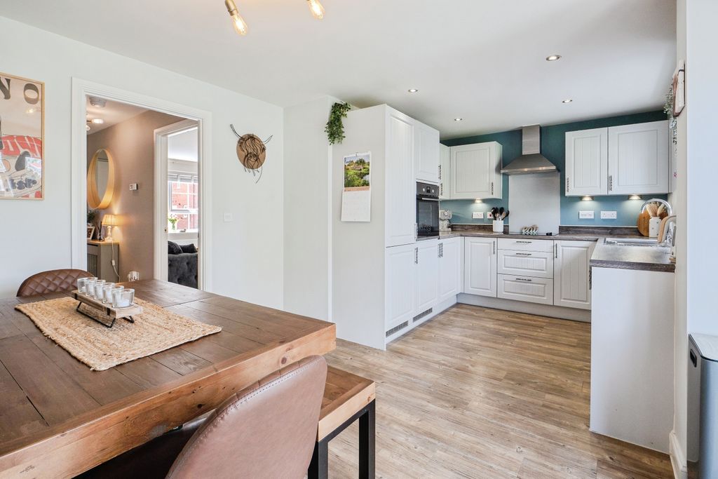 Property photo 3 of 20 Em120087