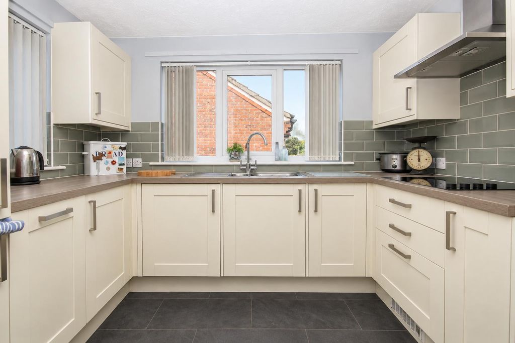 Property photo 2 of 11 1 (9).Png