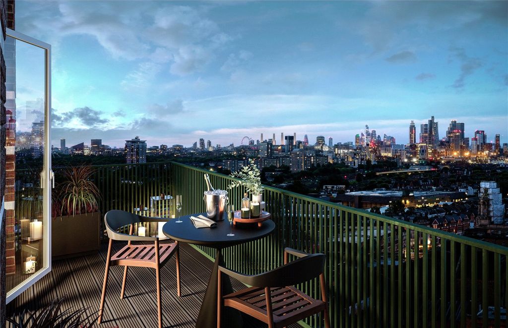 Property photo 3 of 16 One Clapham Junction