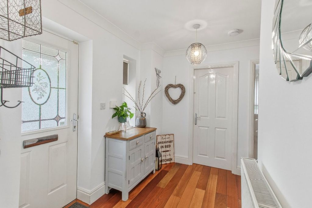 Property photo 2 of 36