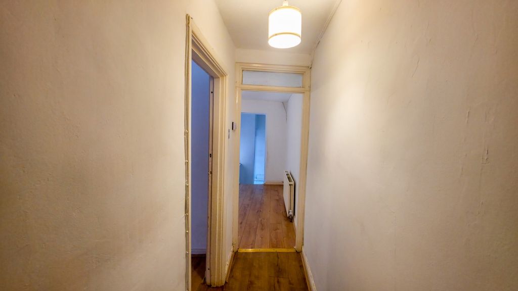 Property photo 3 of 12 20251018_132120